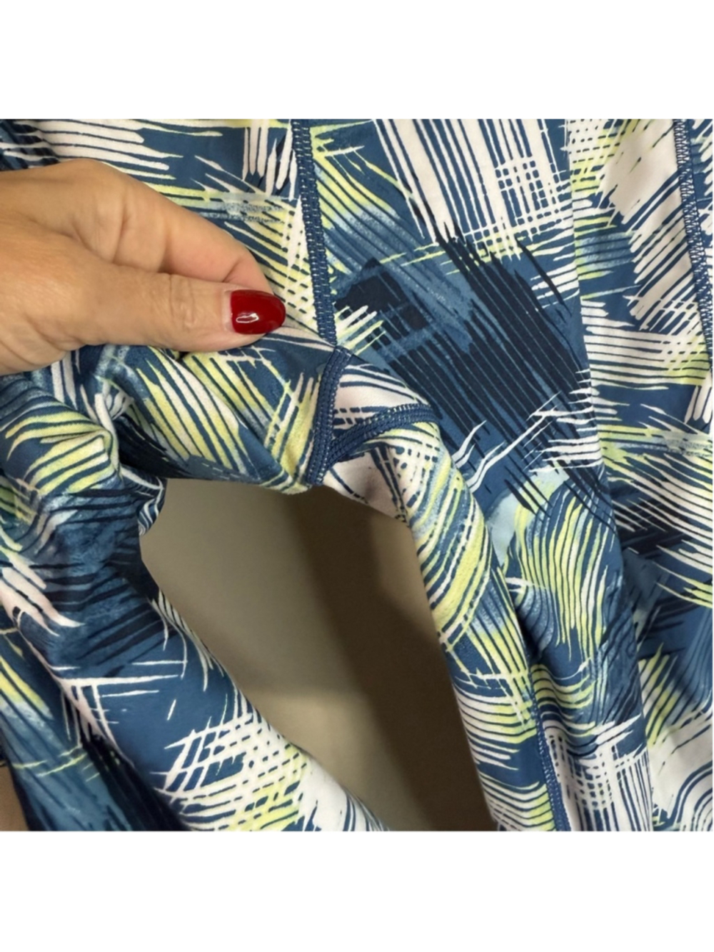 Reebok women’s printed revolve high rise Capri leggings side pockets size large - Picture 6 of 10